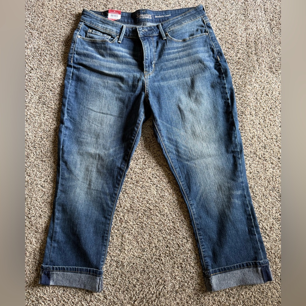 NWT Levi Signature Modern Capri